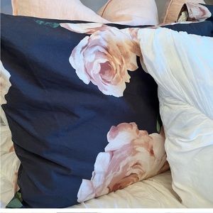 Pottery Barn Teen Emily Merritt Roses Shams